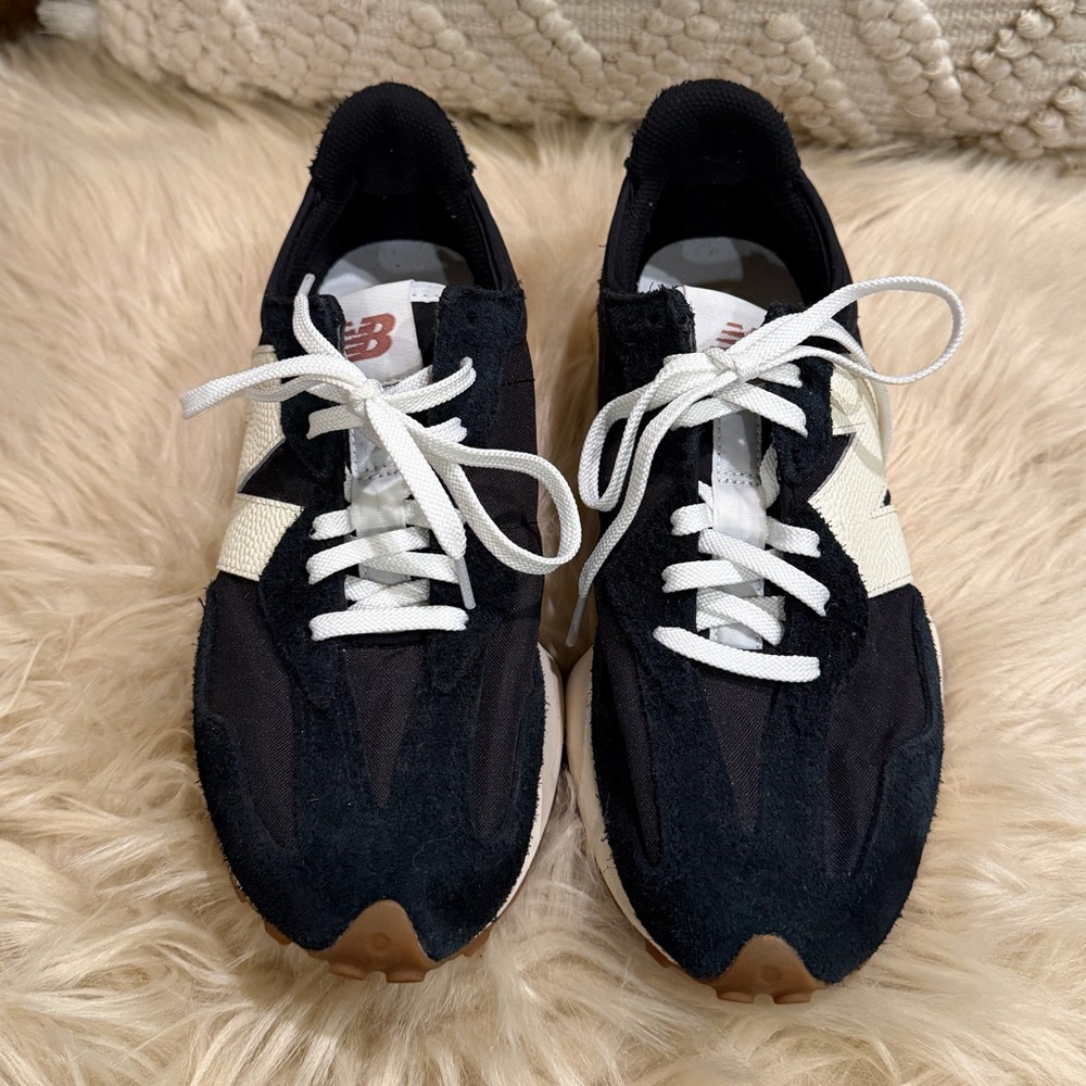 New Balance 327 Sneakers - Picture 4 of 8